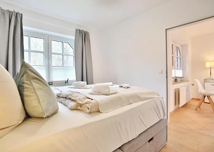 Am Rosenhain 23 Am Rosenhain 23 02 *